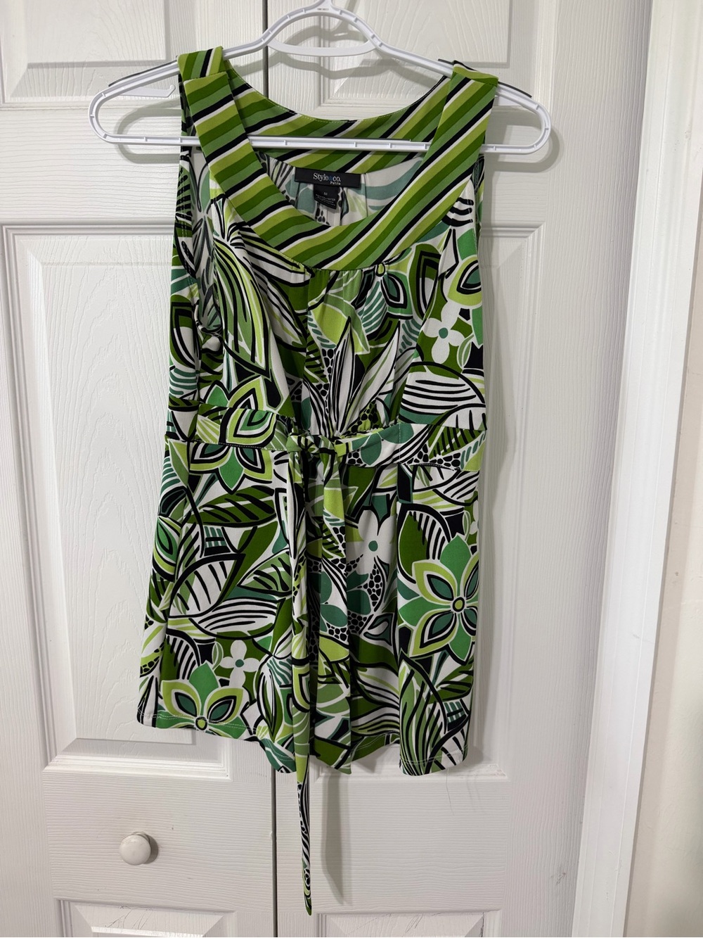 Style & Co. Lime Green Multicolor Floral Sleeveless Tank